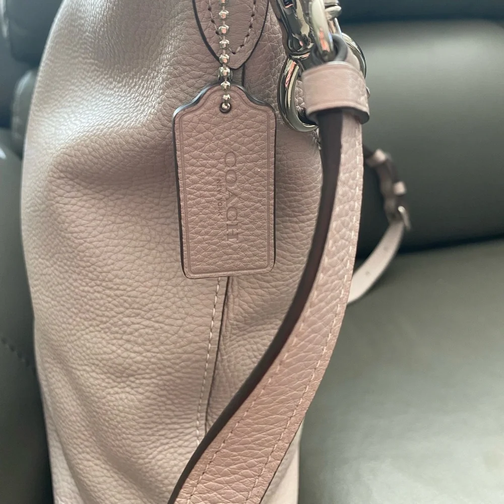 NWOT Coach Pebbled Leather Abby Duffle Grey Birch - Picture 7 of 16